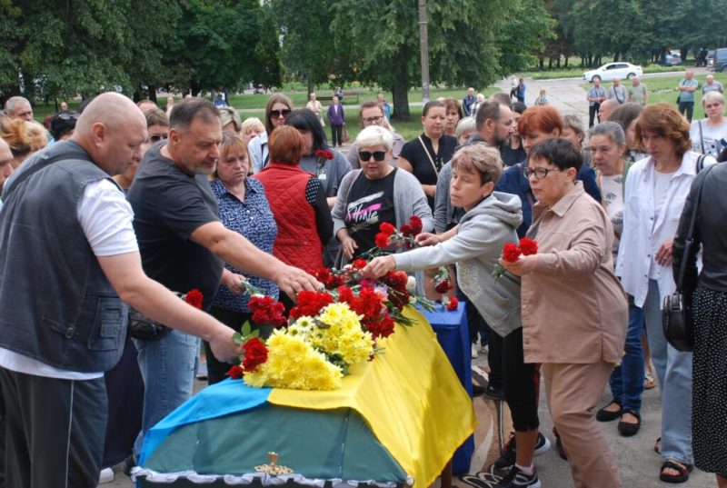 Шостка провела в останній путь свого захисника Ігоря Пристромова, на позивний “Іванич”, йому назавжи залишиться 51