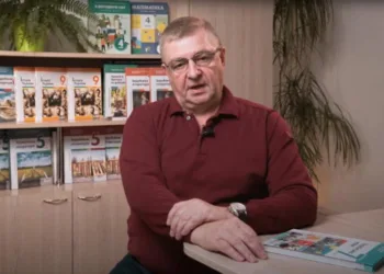 Скандал із картою України без Криму: школам почали відправляти новий наклад підручників