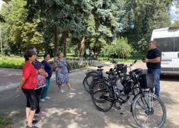 Соцробітники прикордонної громади Шосткинщини отримали від благодійників сучасні електровелосипеди