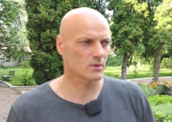 Троє дорослих у реанімації внаслідок удару по Глухову. Є влучання по хлібокомбінату та університету (+відео)