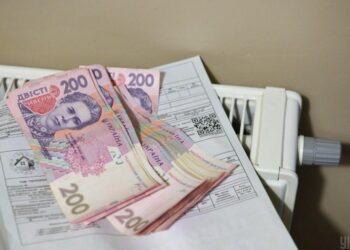 У 2025-му в Україні підскочать тарифи на газ, тепло та світло: експерт назвав цифри