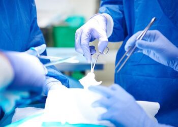 У Буринській лікарні вперше провели унікальну операцію по пересадці шкіри