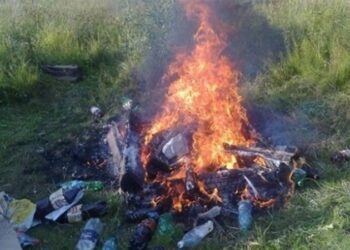 У Липовій Долині так горіло побутове сміття, що весь район був в диму