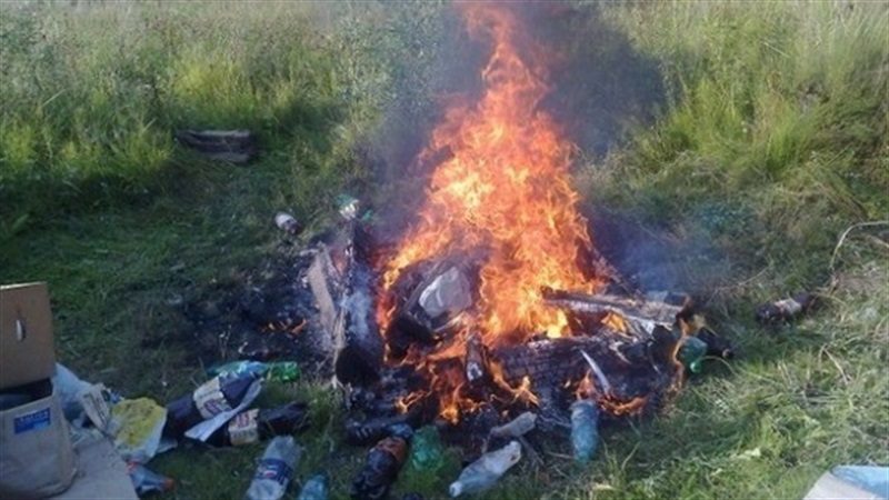 У Липовій Долині так горіло побутове сміття, що весь район був в диму