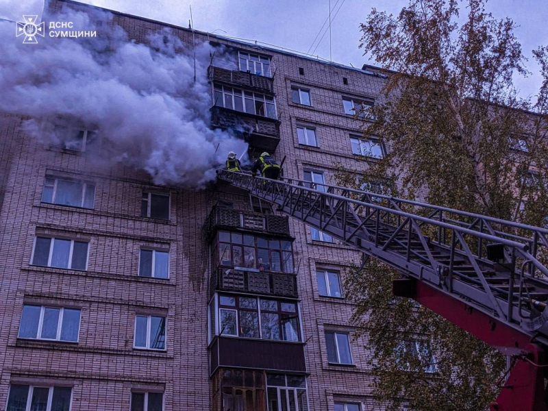 У Шостці ліквідували пожежу в дев’ятиповерхівці + відео