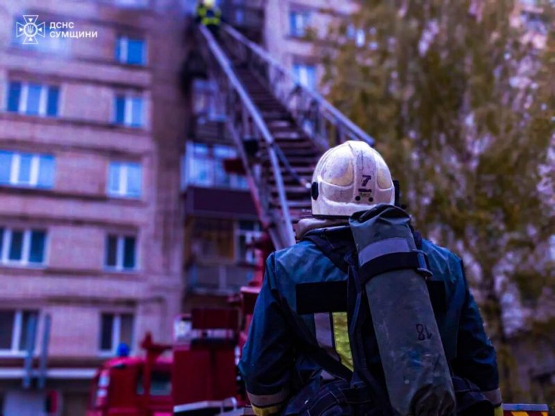 У Шостці ліквідували пожежу в дев’ятиповерхівці + відео