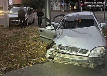 У Сумах на перехресті водійка влаштувала ДТП