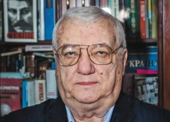 Українському письменнику та дипломату Юрію Щербаку виповнилося 90 років