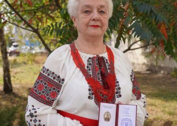 Вчителька з Охтирки отримала відзнаку МОН – нагрудний знак «Василь Сухомлинський»