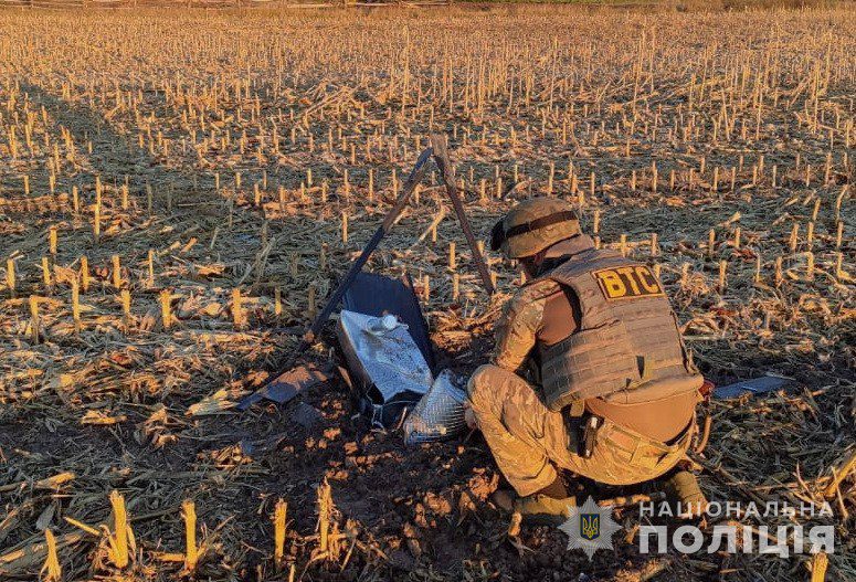 Вибухотехніки поліції Сумщини знешкодили збитий безпілотний літальний апарат росіян