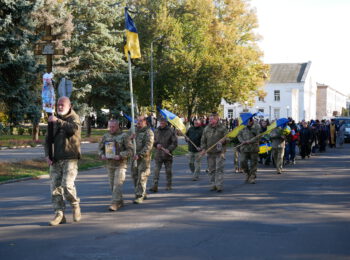 ВІДДАВ ЖИТТЯ ЗА УКРАЇНУ: РОМЕНСЬКА ГРОМАДА ПОПРОЩАЛАСЯ ІЗ ЗЕМЛЯКОМ-ЗАХИСНИКОМ ОЛЕКСАНДРОМ ПИЛИПЕНКОМ