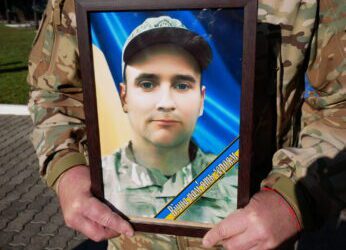 ВІДДАВ ЖИТТЯ ЗА УКРАЇНУ: РОМЕНСЬКА ГРОМАДА ПОПРОЩАЛАСЯ ІЗ ЗЕМЛЯКОМ-ЗАХИСНИКОМ ОЛЕКСАНДРОМ ПИЛИПЕНКОМ