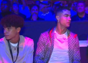 ВІДЕО. Роналду із сином присутні на шоу PFL Super Fights