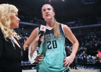 ВІДЕО. За 1 секунду. Неймовірний кидок на перемогу зірки жіночої НБА