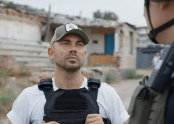 Відомий телеведучий побував на Сумщині, щоб показати, як проходить евакуація з небезпечних територій (ВІДЕО)