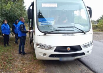 Волонтери гуманітарної місії “Проліска” допомогли з евакуацією Конотопського дитячого будинку-інтернату