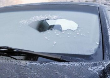 Ісландці розкрили свій секрет боротьби з обмерзанням лобового скла в автомобілі