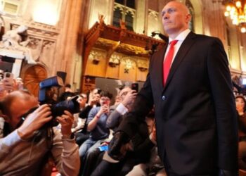 Колишній чемпіон світу порівняв Усика з Гопкінсом