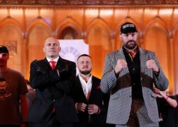 Леннокс Льюїс розповів, як Ф’юрі може перемогти Усика