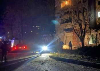 Росіяни вдарили шахедом по житловому будинку у Сумах