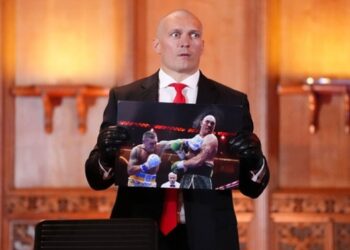 У мою епоху він був би бомжем: Відомий боксер оцінив Усика