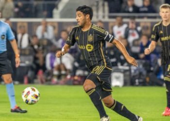 Лос-Анджелес відмовився активувати опцію продовження контракту з Велою, але продовжує вести переговори з гравцем про його майбутнє