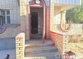 Конотопські поліцейські повідомили чоловіку про підозру за підпал магазинів