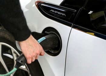 В Україні можуть суттєво подорожчати електромобілі