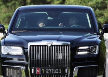 Китай відмовився виробляти для російської влади преміальні авто