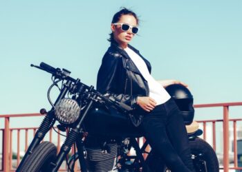 Які мотоцикли купували українці у жовтні