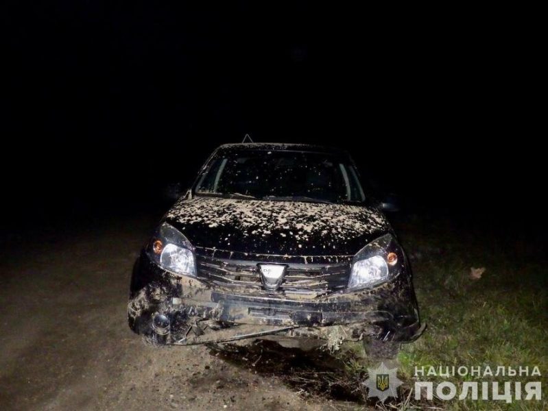 На Сумщині водійка врізалася в габіон: пасажира автівки госпіталізували