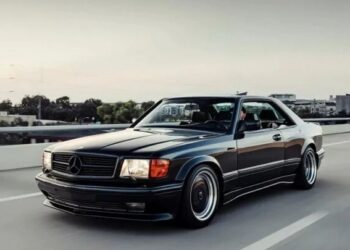 Ексклюзив із 80-х: рідкісний Mercedes W126 продали за ціною нового Rolls-Royce (ФОТО)