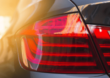 Власників авто з США почали штрафувати через одну деталь: подробиці та розмір покарання