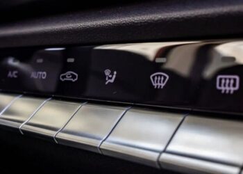 Як швидше прогріти салон взимку і зменшити кількість пилу: поради експертів