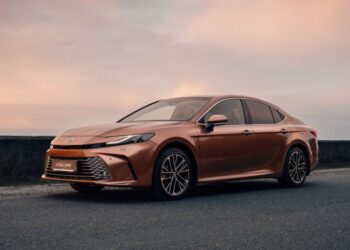 В Україні стартували продажі нової Toyota Camry (ФОТО)