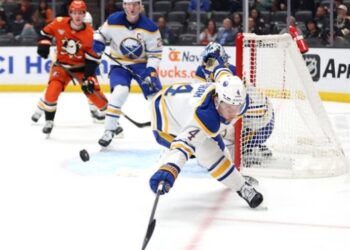 НХЛ: Камбек Баффало, Вінніпег розгромив Піттсбург