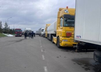 Пропуск вантажівок через п/п “Шегині – Медика” відновили. Польські фермери призупинили протест до 10 грудня