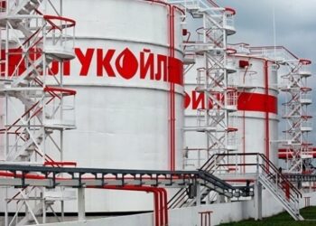 Словаччина прагне продовжити купувати дешеву російську нафту