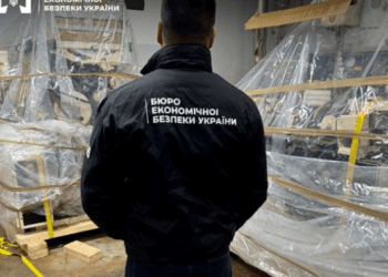 Після гучних обшуків тіньовий ринок сигарет зменшився вдвічі – ЗМІ