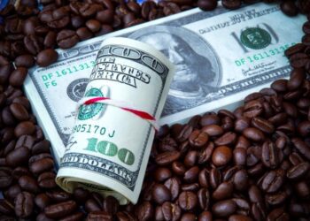 Ціни на каву досягли рекордного рівня: у Bloomberg пояснили, з чим це пов’язано