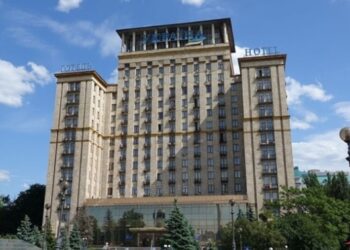 Держбюджет отримав мільярди за готель Україна