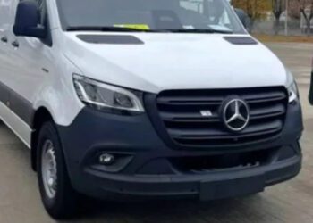 В Україні помітили електричний Mercedes Sprinter (ФОТО)
