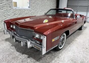 Розкішна капсула часу: виявлено культове американське авто 70-х із пробігом 475 км (ВІДЕО)