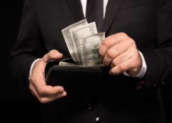 Курс долара в Україні 30 листопада: з’явився прогноз, що буде з валютою сьогодні