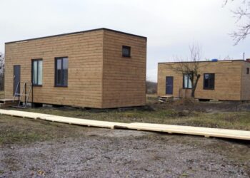На Сумщині завершують будівництво модульних будинків для ВПО + Фото + Відео