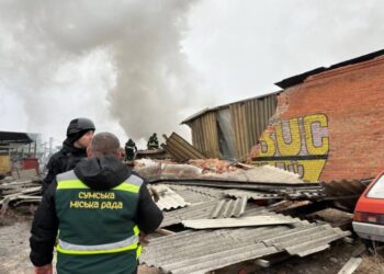 Окупанти завдали удару по Сумах: є пошкодження