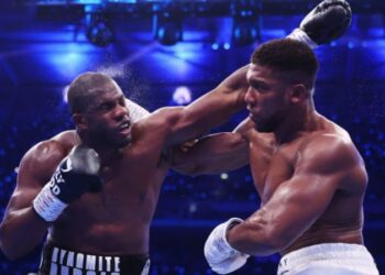 Роберт Гарсія – про поразку Джошуа від Дюбуа: “Я вважав, що він нокаутує Даніеля”