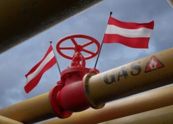 Росія продовжує постачати газ до Австрії, хоча обіцяла цього не робити