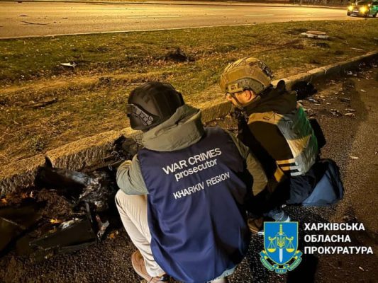 Росіяни вдарили по Харкову: 3 постраждалих, пошкоджена багатоповерхівка  