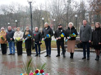 ШАНА ГЕРОЯМ УКРАЇНИ: У РОМЕНСЬКІЙ ГРОМАДІ ВІДЗНАЧИЛИ ДЕНЬ ГІДНОСТІ ТА СВОБОДИ